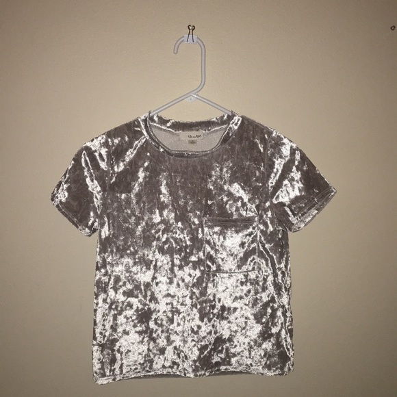 theoutfit velvet cropped shirt - Picture 1 of 2